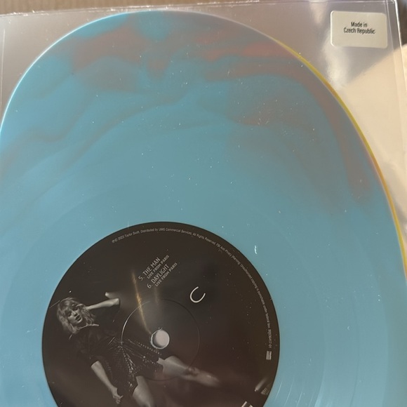 Taylor Swift Lover Live From Paris Heart Shaped Vinyl 2025 LIMITED - Picture 7 of 10